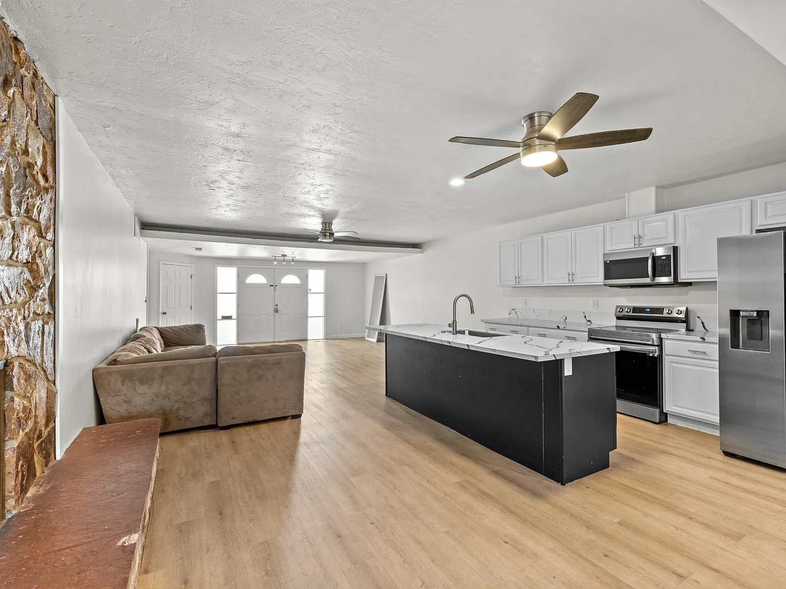 5527 Dorothy Drive - 1 — Photo 2