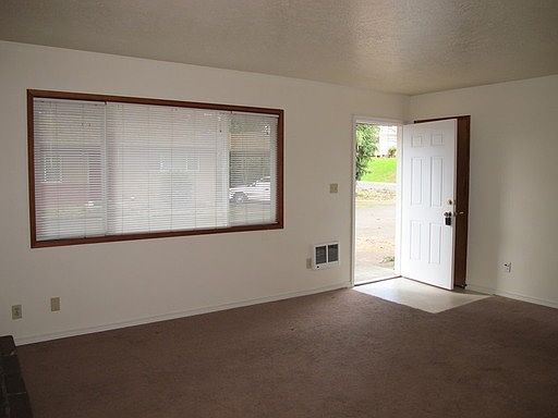 4th image of 10810 SE Green Vista Dr
