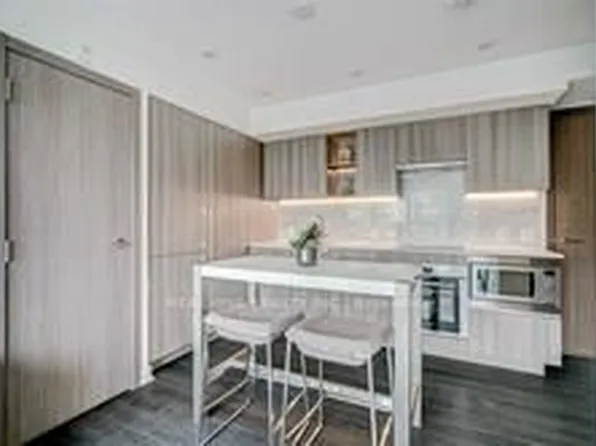 19 Bathurst St, Toronto, ON