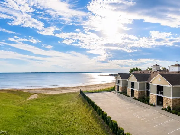 3191 N Beach Towne Ct, Pt Clinton, OH 43452