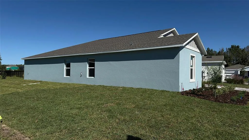 2 bed, 2.0 bath, 1824 sqft, $2,400 — Photo 3