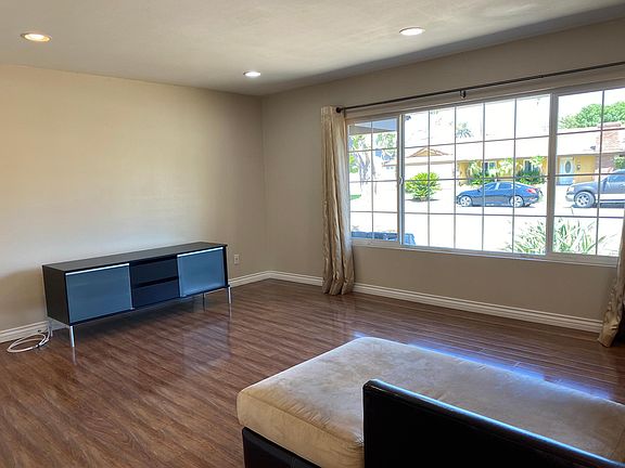 4th image of 1123 S Gretta Ave