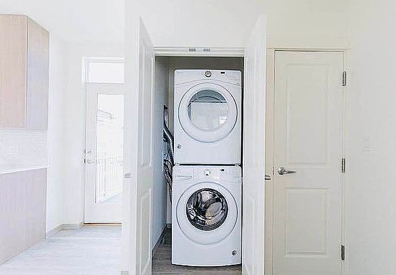 4th image of 653 Macon St Floor 2