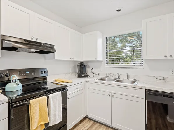 2560 W Bird St, Tampa, FL