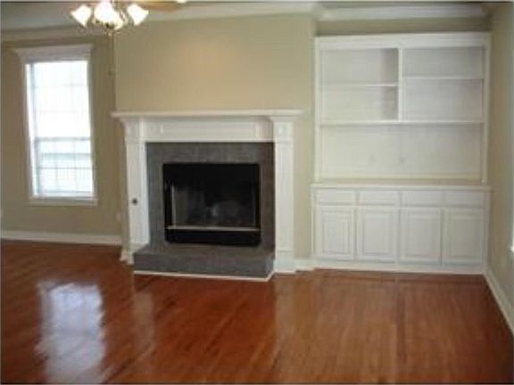 3rd image of 4214 E Carson Dr