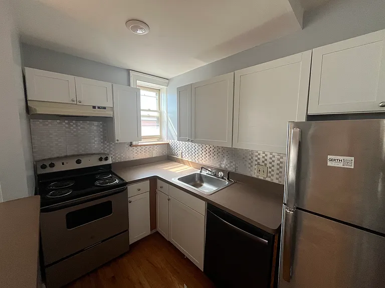 77 Columbia St #2 — Photo 1