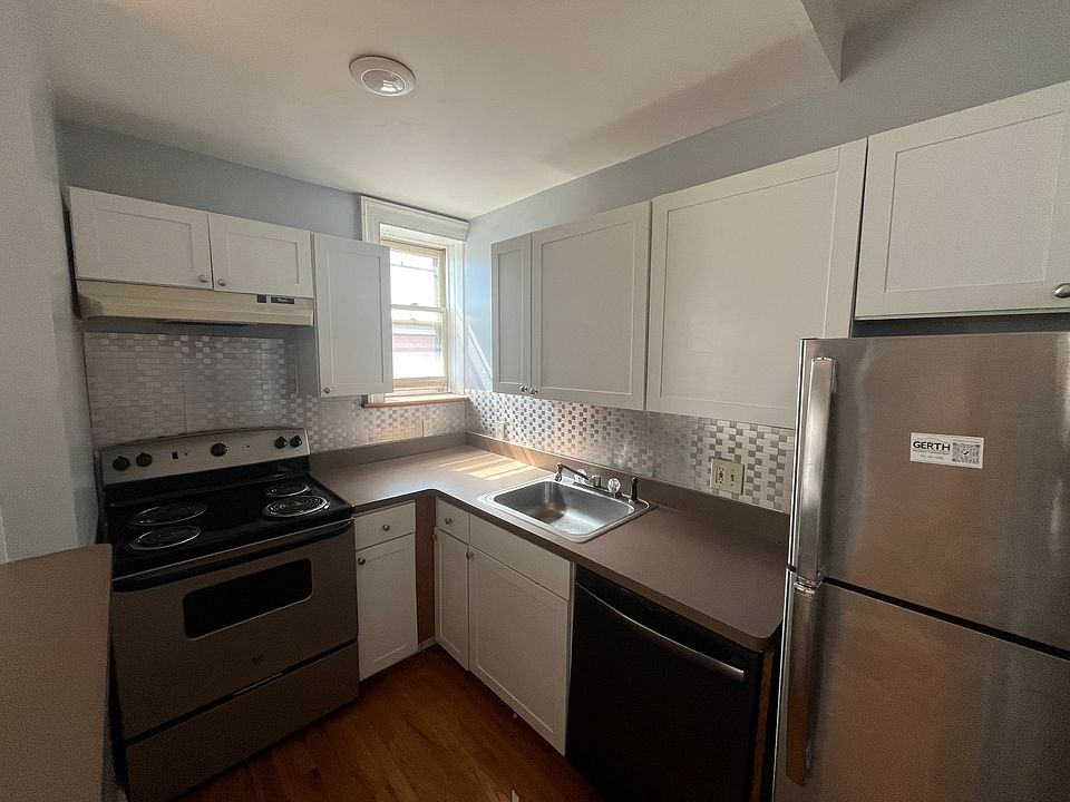 1st image of 77 Columbia St APT 2