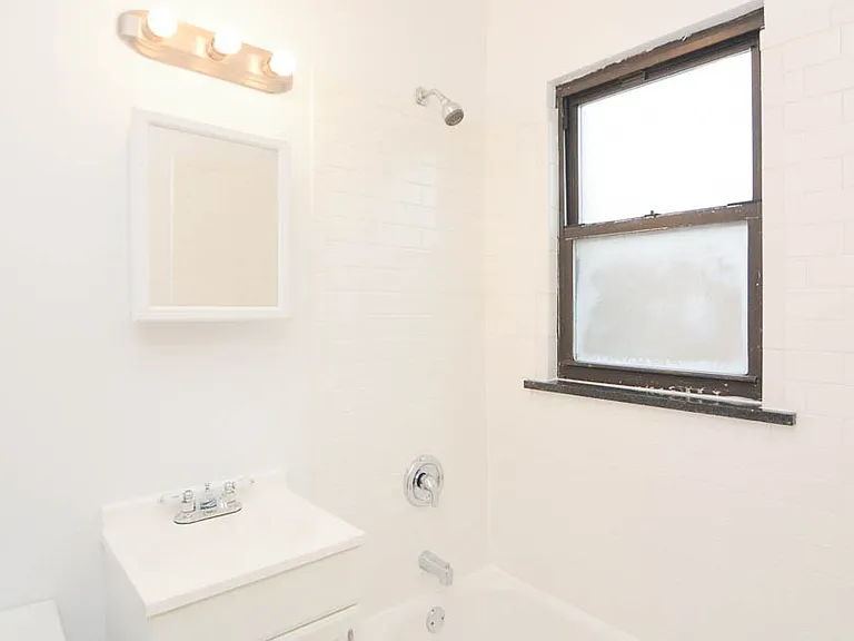 2649 N Spaulding Ave #W4 — Photo 17