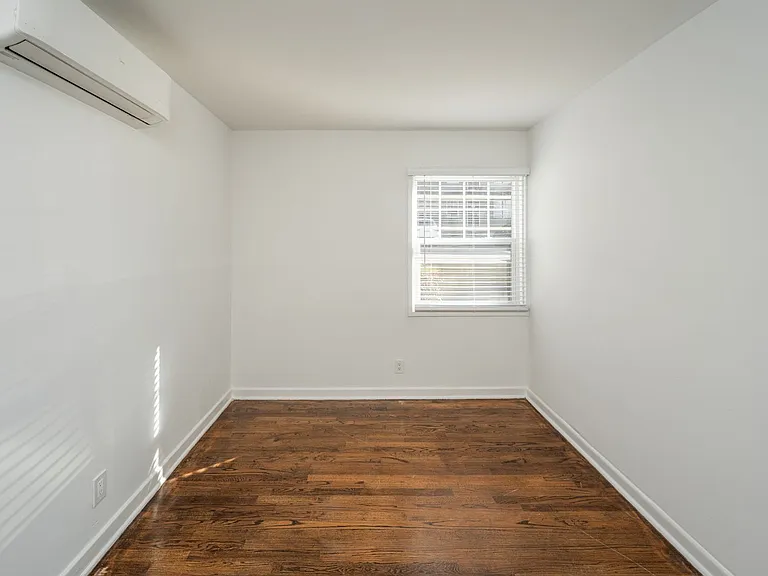 Magnolia Court — Photo 33