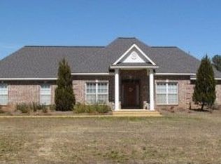 277 Red Oak Ln, Starkville, MS 39759