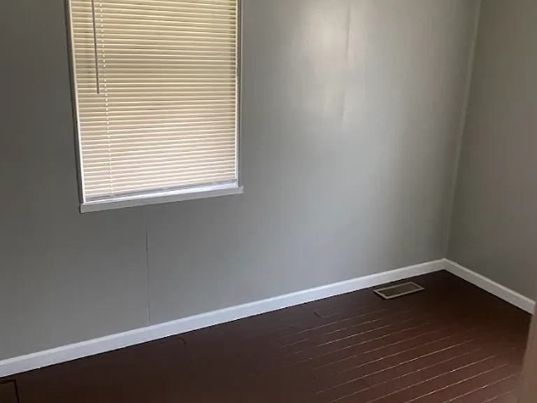 432 W Stewart St — Photo 6
