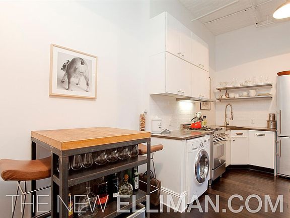 2nd image of 141 Duane St Unit 4C