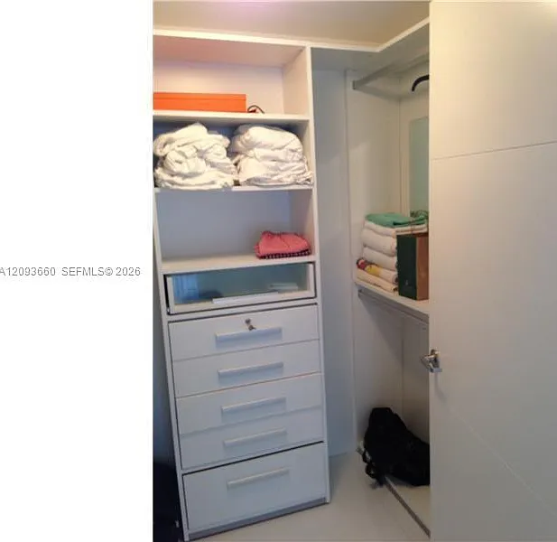 Icon Brickell Condo No 3 — Photo 4