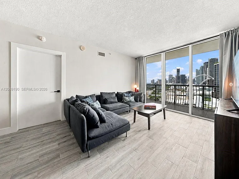 1750 N Bayshore Dr #1912 — Photo 6