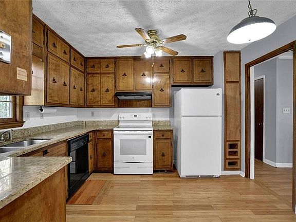 5th image of 4341 Five Forks Trickum Rd SW