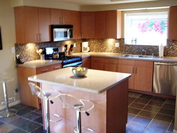 4th image of 303 N Orchid Tree Ln