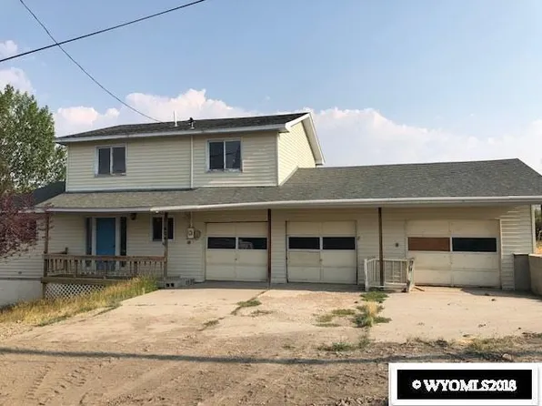 604 3rd St, Hanna, WY 82327
