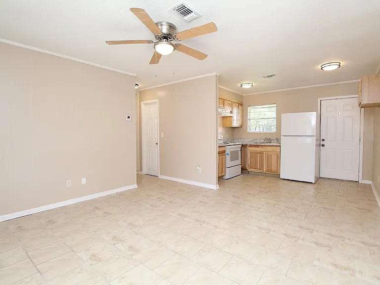 6620 Applegate St — Photo 2