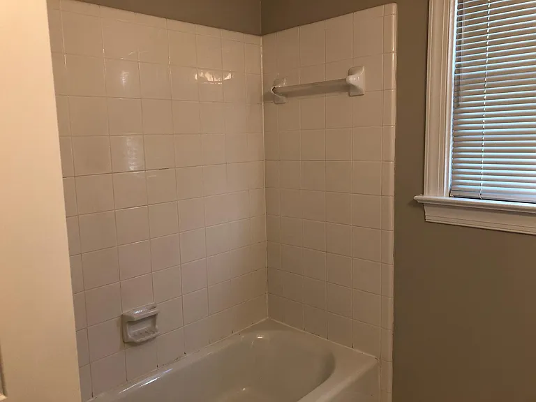 100 Landsdowne Ct — Photo 15
