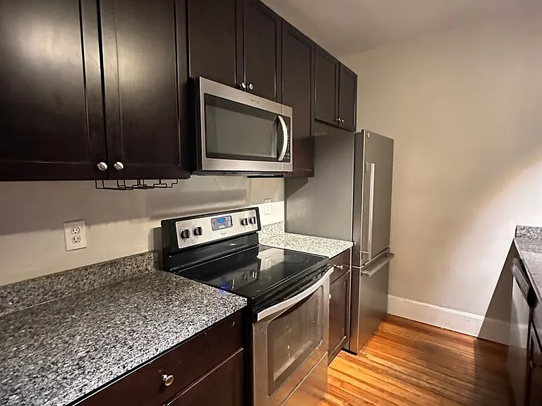 94 Oakland Ave — Photo 1