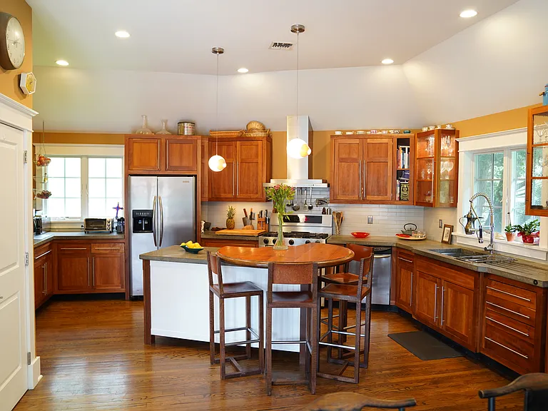 565 Montauk Hwy — Photo 7