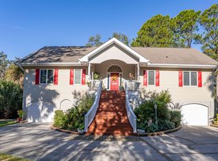 407 Remora Dr, Saint Helena Island, SC 29920