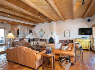 102 Vista Hermosa, Taos, NM 87571