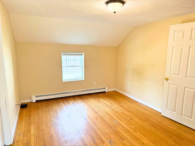 104-106 Calvary St #104R — Photo 2