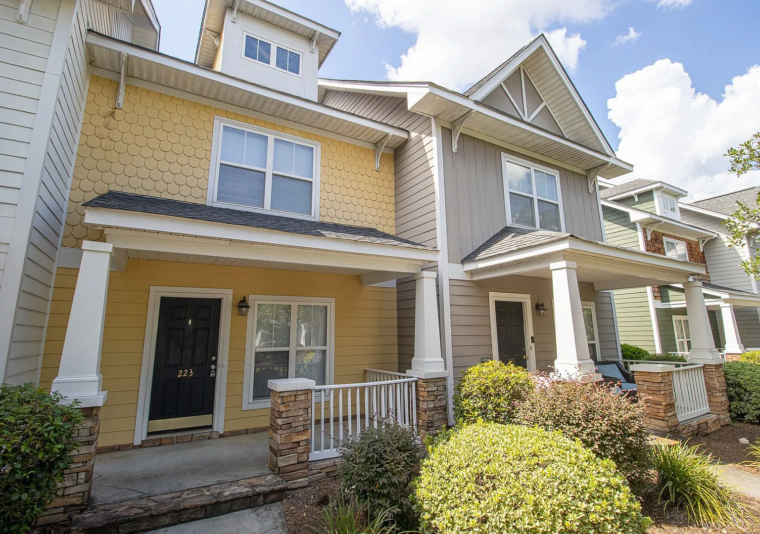 Discover comfortable living in Hampton Forest a charming 2 bedroom, 2.5 bath townhouse — Photo 1