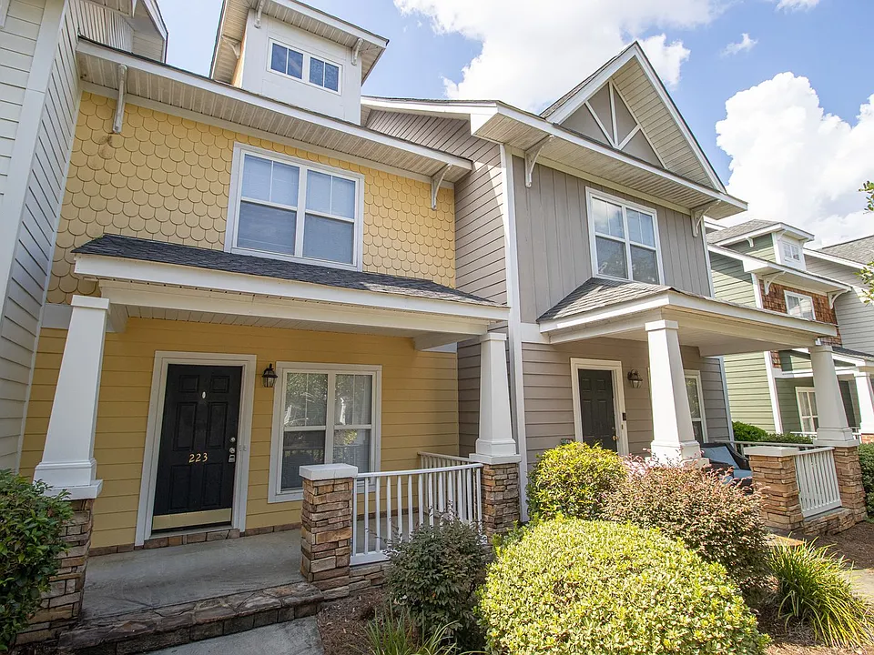 223 Forest Green Dr