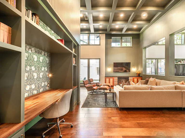 Creekside Townhomes — Photo 8