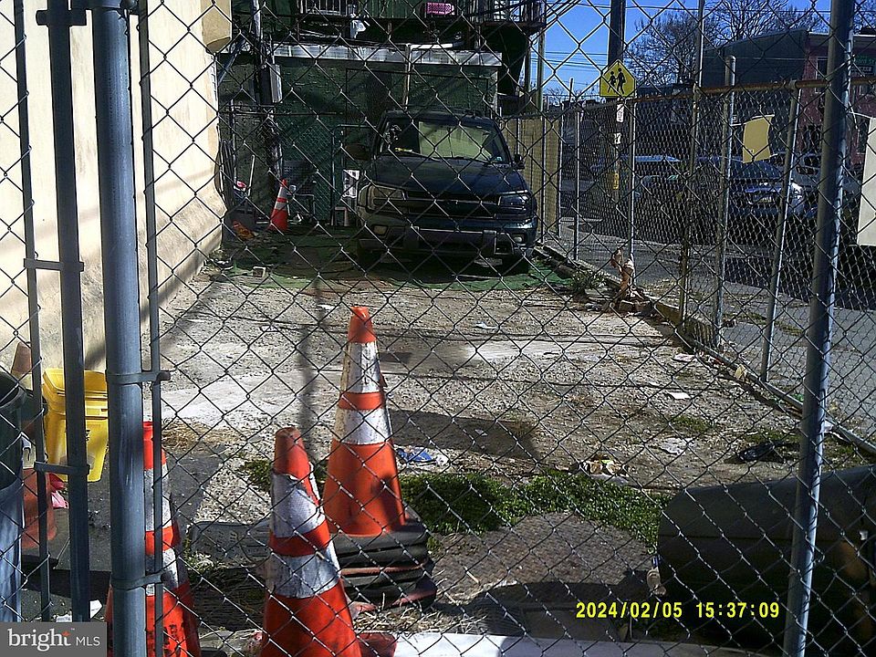 2nd image of 2901 N Waterloo St