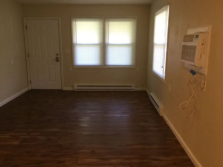 410 S Smith St — Photo 6