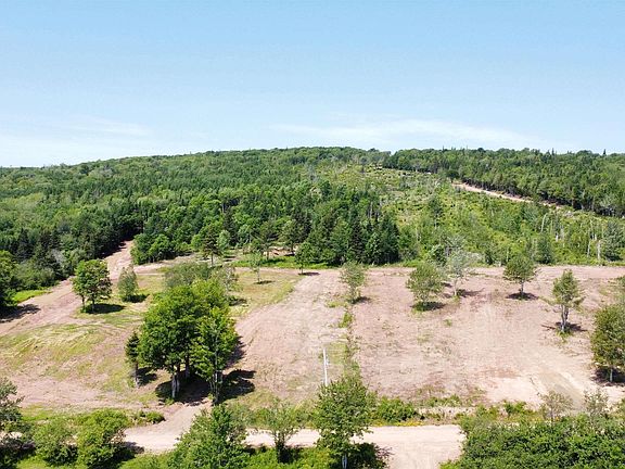 3rd image of 27 Mull River Rd