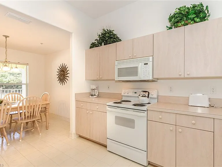 1025 Tarpon Cove Dr #203 — Photo 8