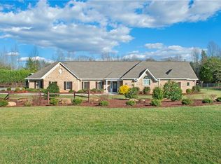 8106 Breezy Hill Dr, Browns Summit, NC 27214