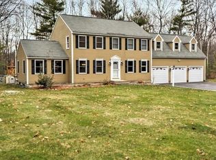 2 Hemlock Ln, Tyngsboro, MA 01879