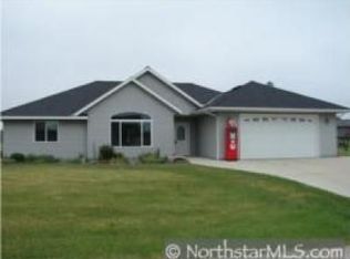 706 W Queen St, Osakis, MN 56360