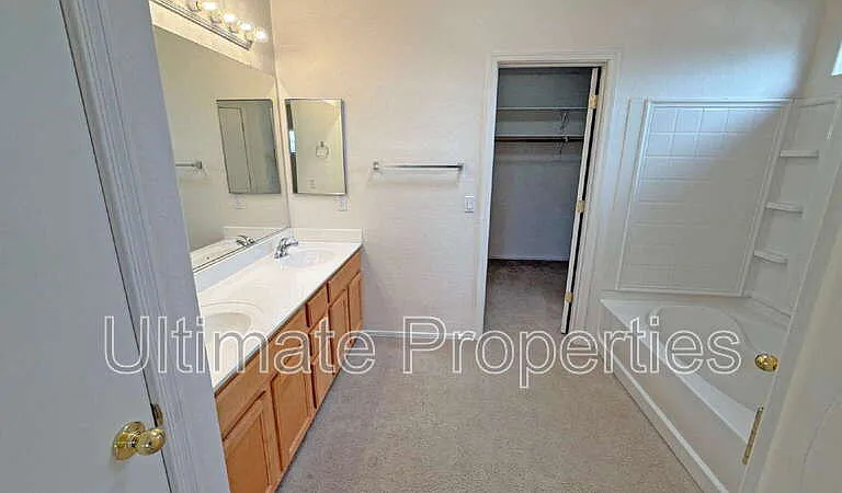 7324 W Globe Ave — Photo 10