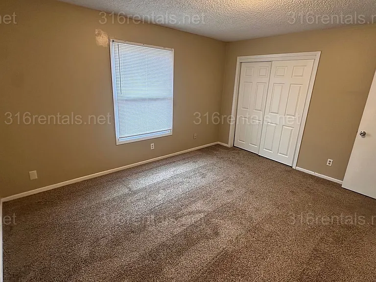 6716 W Par Ln #4 — Photo 7