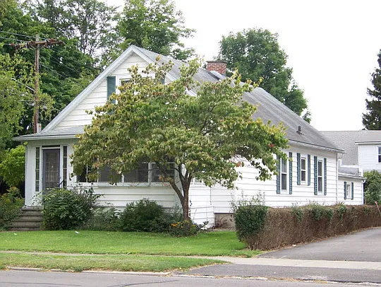 1151 College Ave photo 1