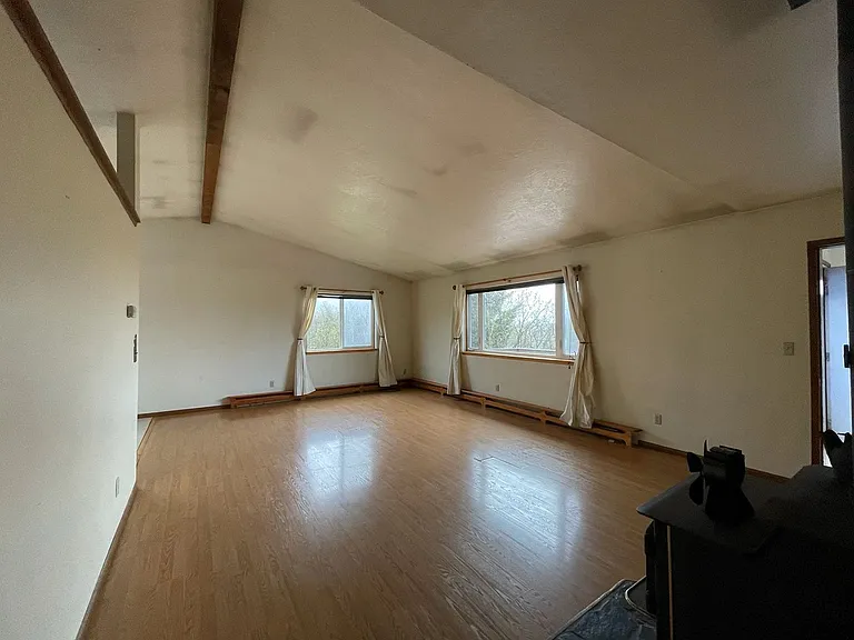 10980 Bells Flats Rd — Photo 7