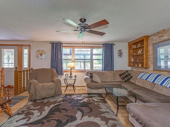 3rd image of 29662 Jackson St NE