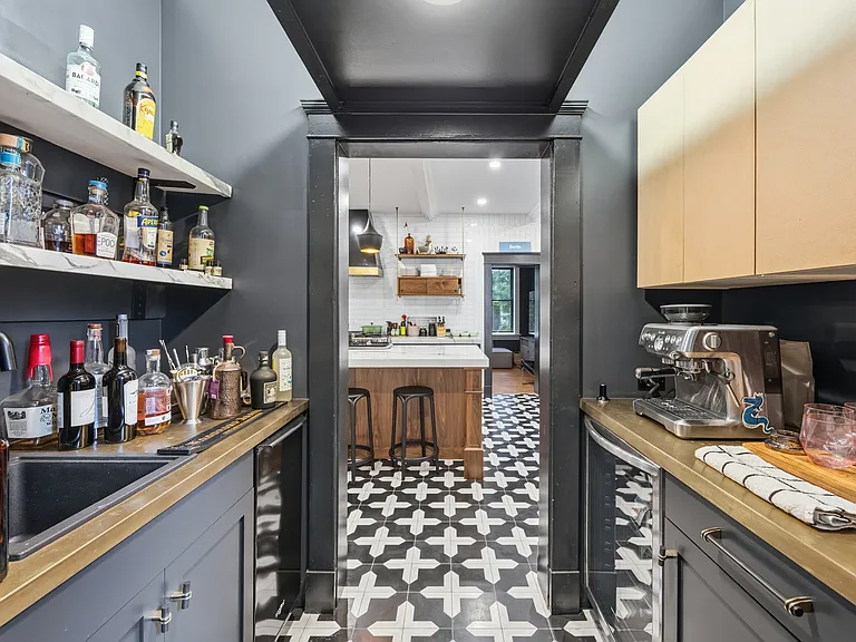 4132 Roland Ave #2 — Photo 8