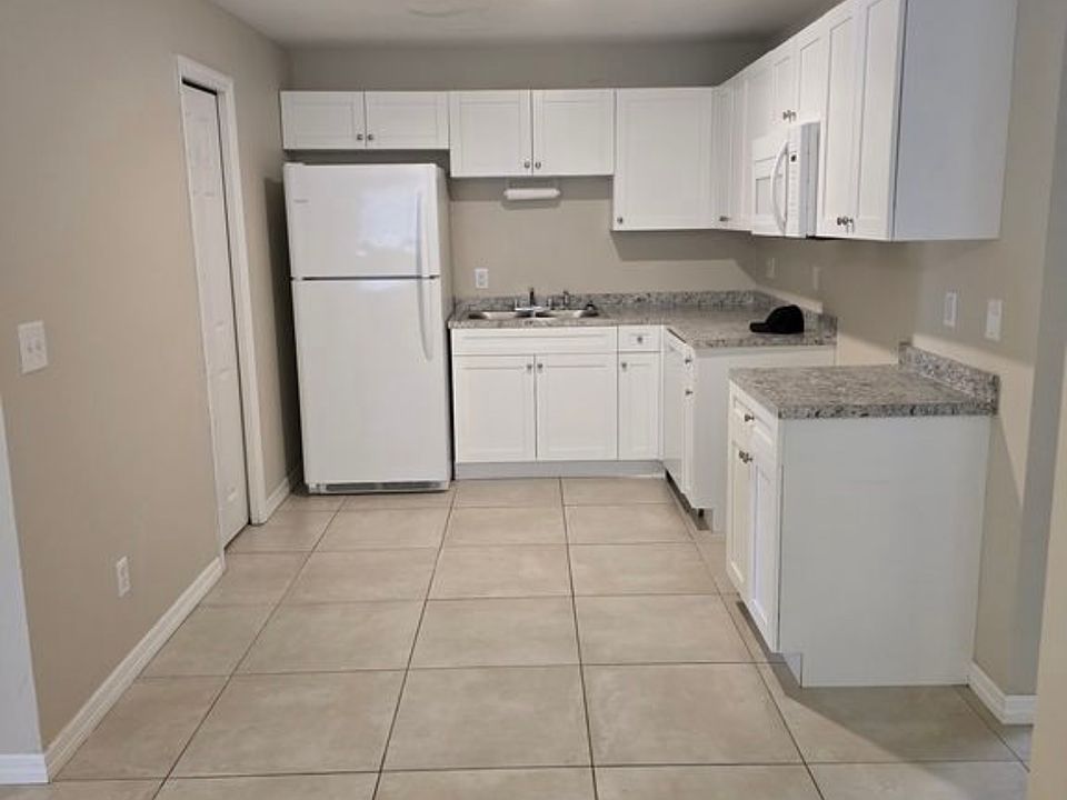 2nd image of 4551 30th St SW #1