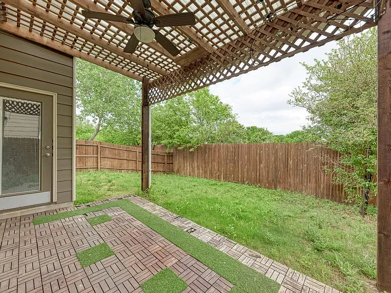 10617 Portico Ln — Photo 25