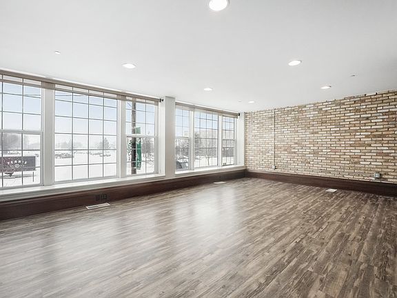 3rd image of 600 7th St NW Unit 207
