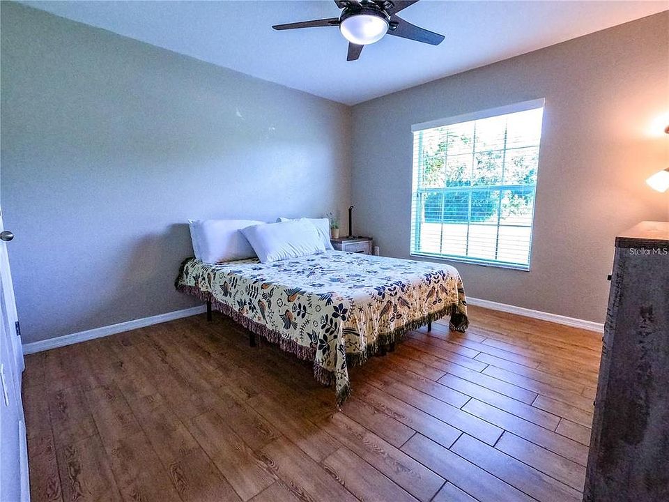 1st image of 421 Londrina Dr #421