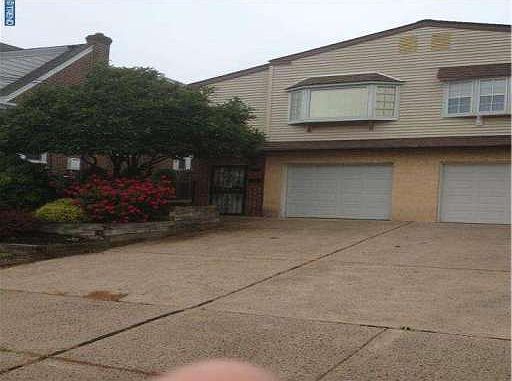 2nd image of 1725 Ripley St