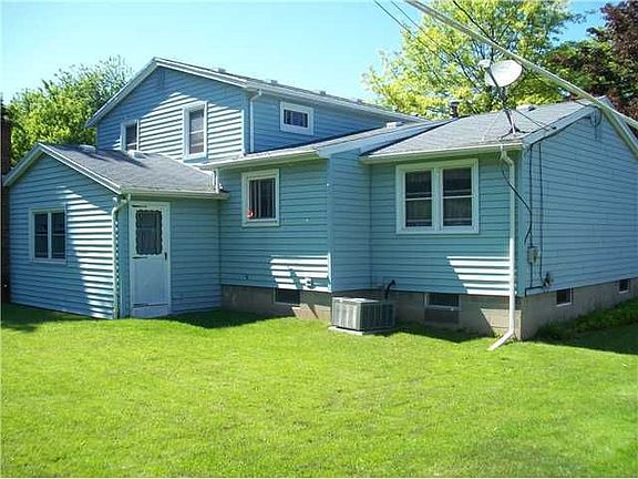 2nd image of 21 Sunny Slope Dr